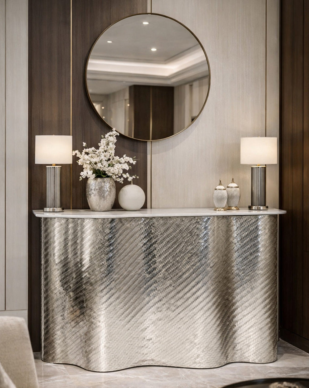 Meuble-bar en tissu argenté et chrome SS